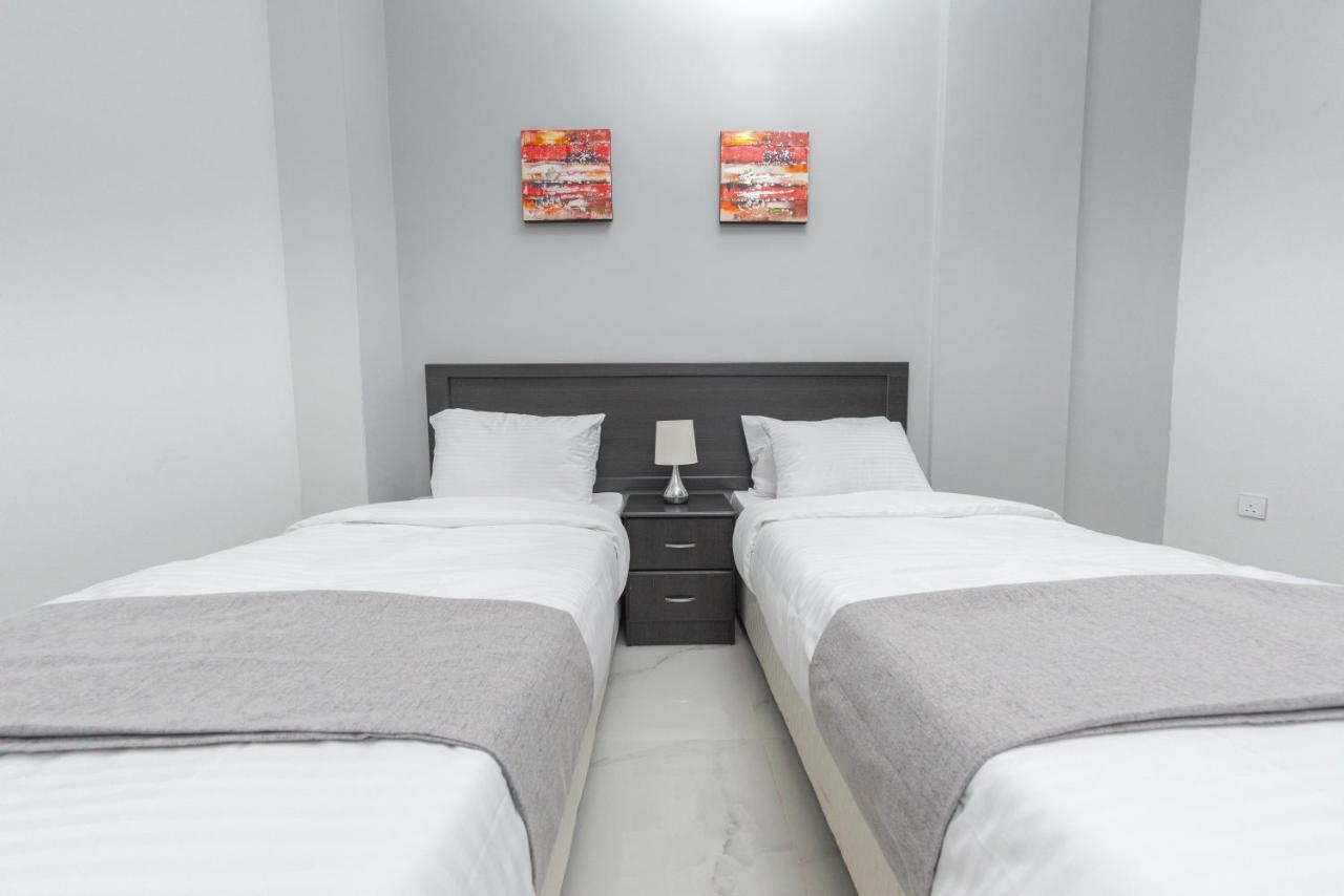 Al Sqlawi Hotel Apartment Ras al Hadd Exterior photo